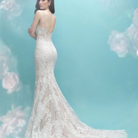 Allure Bridal Wedding Gown - Picture 9 of 13